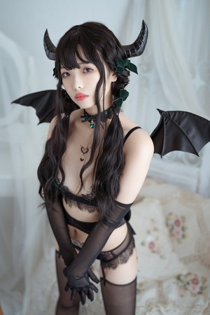 人气动漫Coser@雯妹不讲道理预览图
