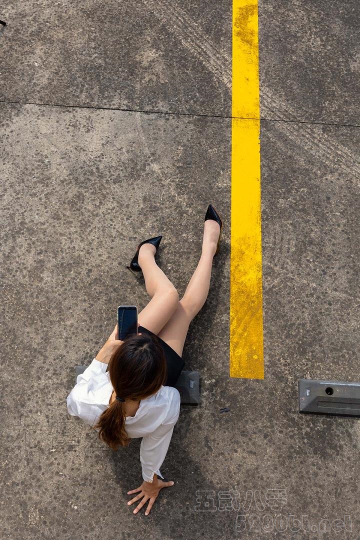 [尤蜜丝]穿搭写真 NO.078[70P／605MB]预览图